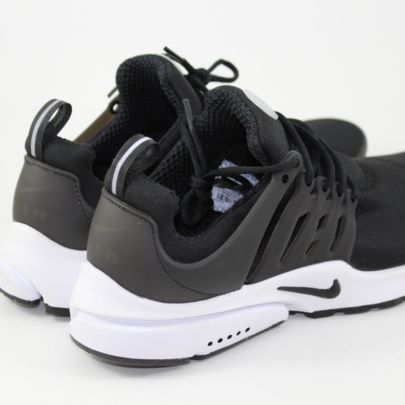 NIke Air Presto Essential Trainer Running Shoe - Picture 2 of 5